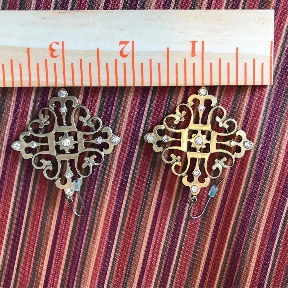 N/A gold tone